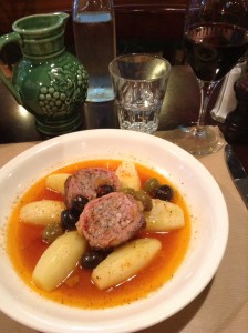 Veal croquettes served with little boiled potatoes, whole olives, and a tasty sauce, again at Le Colibri, where a 50-cl carafe of good peppery Gamay wine cost me 10 euros. Filling my glass four times, it also had me staggering home!